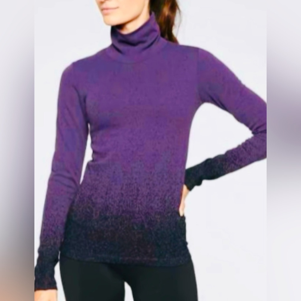 Athleta Flurry Base Purple to Black Top